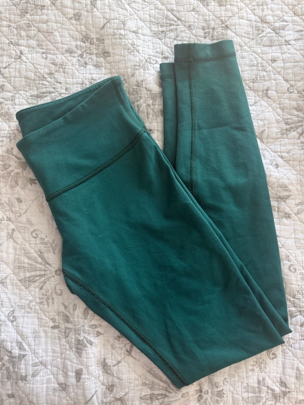 Lululemon leggings teal size 6 / not sure style some wear see pics